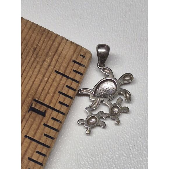 Beautiful Solid Sterling Silver Turtle Fire Blue Green Opal Pendant. - Picture 3 of 3